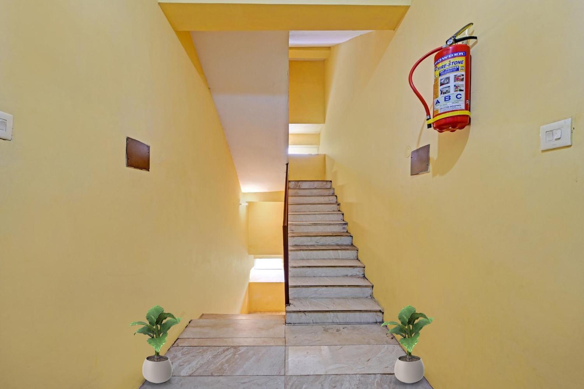 Hotel O Coastal Inn Luxury Service Apartments Kākināda エクステリア 写真