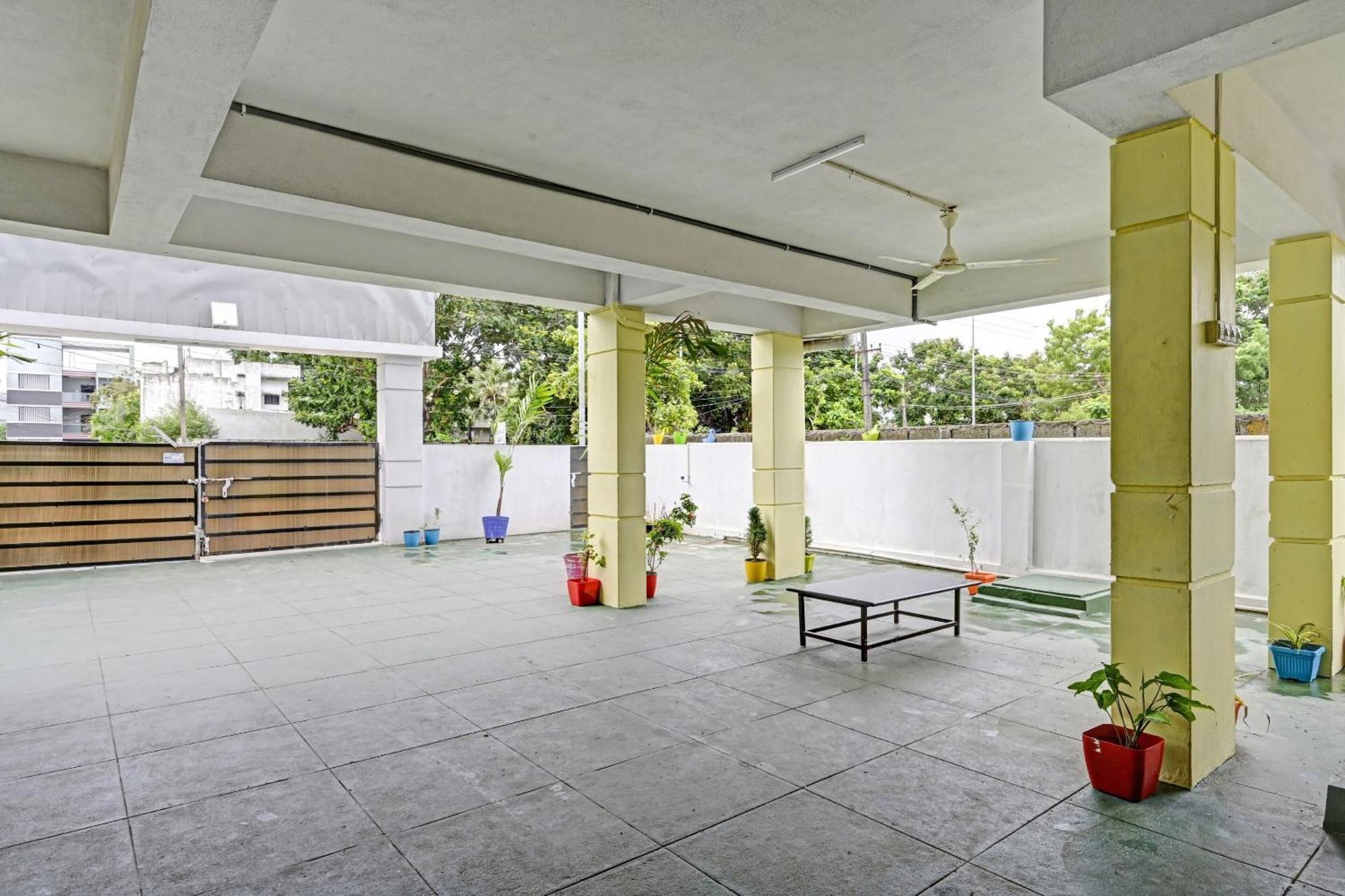 Hotel O Coastal Inn Luxury Service Apartments Kākināda エクステリア 写真